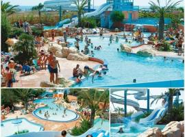 Mobil Home Luxe 3 chambres climatisé Canet en Roussillon, hotel in Canet-en-Roussillon