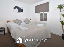 Tansey House by YourStays, sumarhús í Newcastle under Lyme