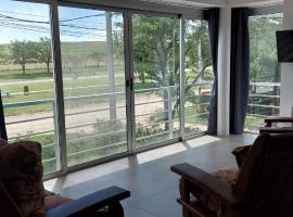 Alfonsina Holiday Home, casa en Sierra de la Ventana