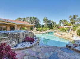 Spacious Villa in Coral Springs with Pool and Hot Tub!, viešbutis mieste Koral Springsas