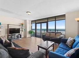 Oversized 3-Bedroom Floorplan With Amazing Panoramic Views