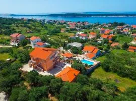 Family-friendly apartments with swimming pools Banjol, Rab - 21952