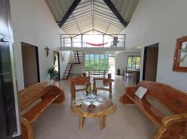 Casa Tipo Cabaña de Descanso En La Jagua Huila, Fresca Elegante, hotel i Garzón