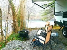 RV On The White River Unit 5 at Magnolia House、Lakeviewのキャンプ場