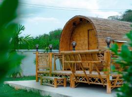 Quality Time Farmstay: Bamboo House, camping i Ban Pa Lau