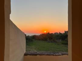 L'Oleandro 1410 house in Sardinia with Mediterranean Sea Views, hotel a Isola Rossa