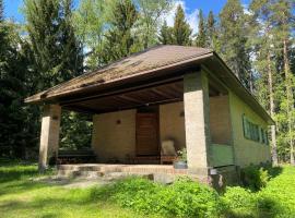 Mökki merenrannalla Vuosaaressa, cabaña o casa de campo en Helsinki