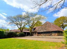 Atmospheric country house in Asten on a golf course, landsted i Asten