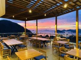 Zasgo Hotel, hotell i Labuan Bajo