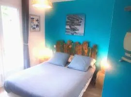 EntreLac&Océan2 - Chambre d'hôtes-Entrée et Terrasse privée - cyclotouristes et motards bienvenus