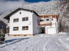 Haus Zak: Scharnitz şehrinde bir otel