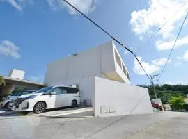 最大１０名宿泊可能　２世帯や友人家族と過ごす沖縄