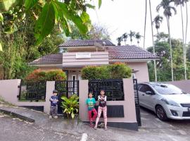Vila Anggur Pintukabun, cabaña o casa de campo en Bukittinggi