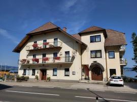 Gasthof mit Seeterasse & Appartements Zur Landeroith, hotel a Weyregg