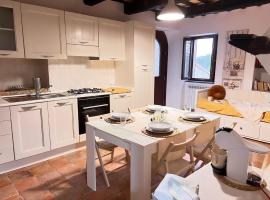 Castelvecchio 160, apartment in Sarnano