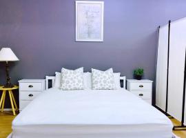 Two beds Premier Guest Suite, apartment in Castle Hill