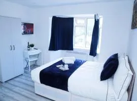 Apartment - Sleeps 2 & Free Parking