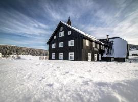 Pyramida - Jizerka, hotel in Jizerka
