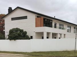 Luxury Beach House, Jeffreys Bay, hotel en Jeffreys Bay