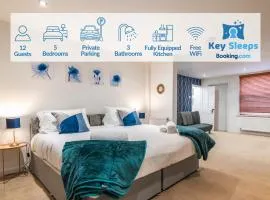 LARGE Town Centre Townhouse for Work and Leisure inc Private Parking