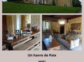 Château à Gourdon dans le Lot: Gourdon-en-quercy şehrinde bir tatil evi