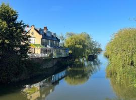 The Three Pickerels, bed and breakfast a Mepal