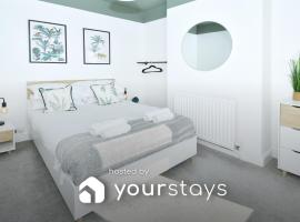 London House by YourStays, feriehus i Stoke-on-Trent