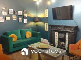 Stamer House by YourStays, Stylish quirky house, with 4 double bedrooms, BOOK NOW!, hotel din Stoke on Trent