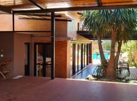 Nada de Tucanes. Piscina Loft, hotel u gradu Posadas