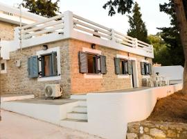 Marialenas House - Stone House at Myrties Beach Kalymnos: Myrties şehrinde bir tatil evi