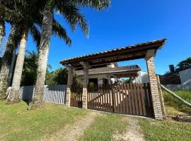 Sobrado JBK localizado a 200m do mar de Itapoá