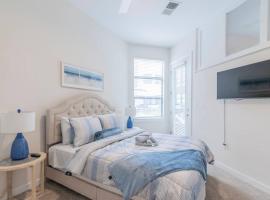 Cozy Apartment with WiFi, hotel din Charlotte