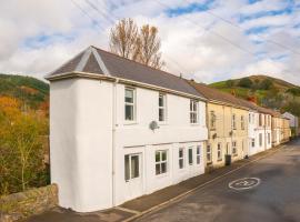Riverside by Afan Valley Escapes, hotell med parkering i Glyncorrwg