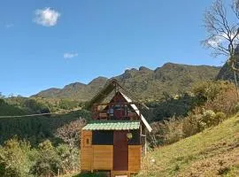 casita en la montaña, cabañas paraíso