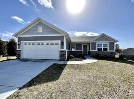 Brand New Country home Minutes from Miamisburg, вила в Franklin