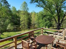 Pond View ( Second bedroom at extra cost), hotel in Stanardsville