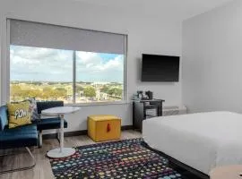 Aloft by Marriott Dallas Arlington South