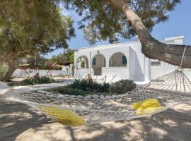 Wave Lullaby, Peaceful Beachfront Retreat in Paros, khách sạn ở Molos Parou