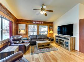 Charming Duplex with Patio 12 Mi to Grand Targhee!, vacation home in Driggs