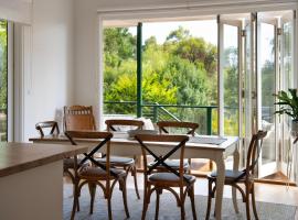 Pembroke - modern comforts and scenic views, hotel v destinaci Daylesford