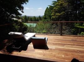 Wombat's Den - Spectacular Views and Serenity, hotel Wentworth Fallsban