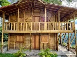 Cabaña Bamboo House