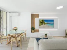 Beachside Place - Fully Renovated 1BR Unit with Pool, Parking & Netflix