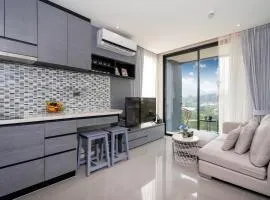 Tropics Kamala Hill View Suite CTG P615 near Beach and Fantasea