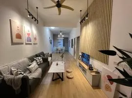 DeMUJI 4BR 10PAX 3Min to ECM KCM, PS4