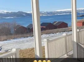 Hus ved sjøen