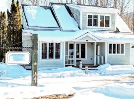 Hit the Slopes!, hotel with parking in Intervale