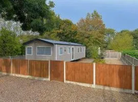 Bishy Barnabee, Waxham, nr Sea Palling, Dog friendly, Private path to the beach