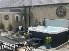 4 Bed in Wick 91390, hotel with jacuzzis in Wick