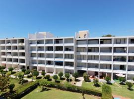 Pé do Lago Apartment - Condominium - Pool, hotel en Quarteira